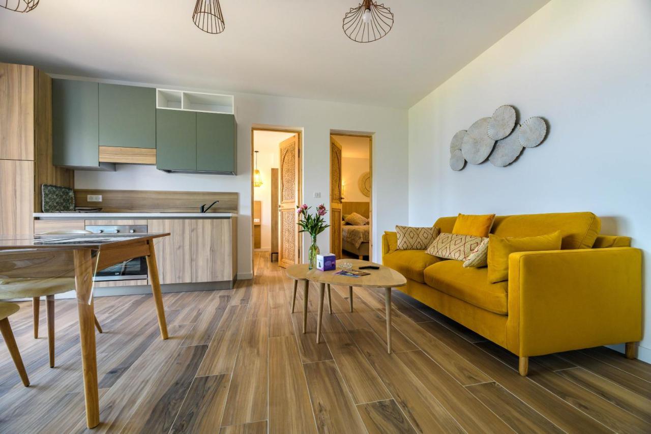 Residence Ochji Di Mare Пропріано Екстер'єр фото