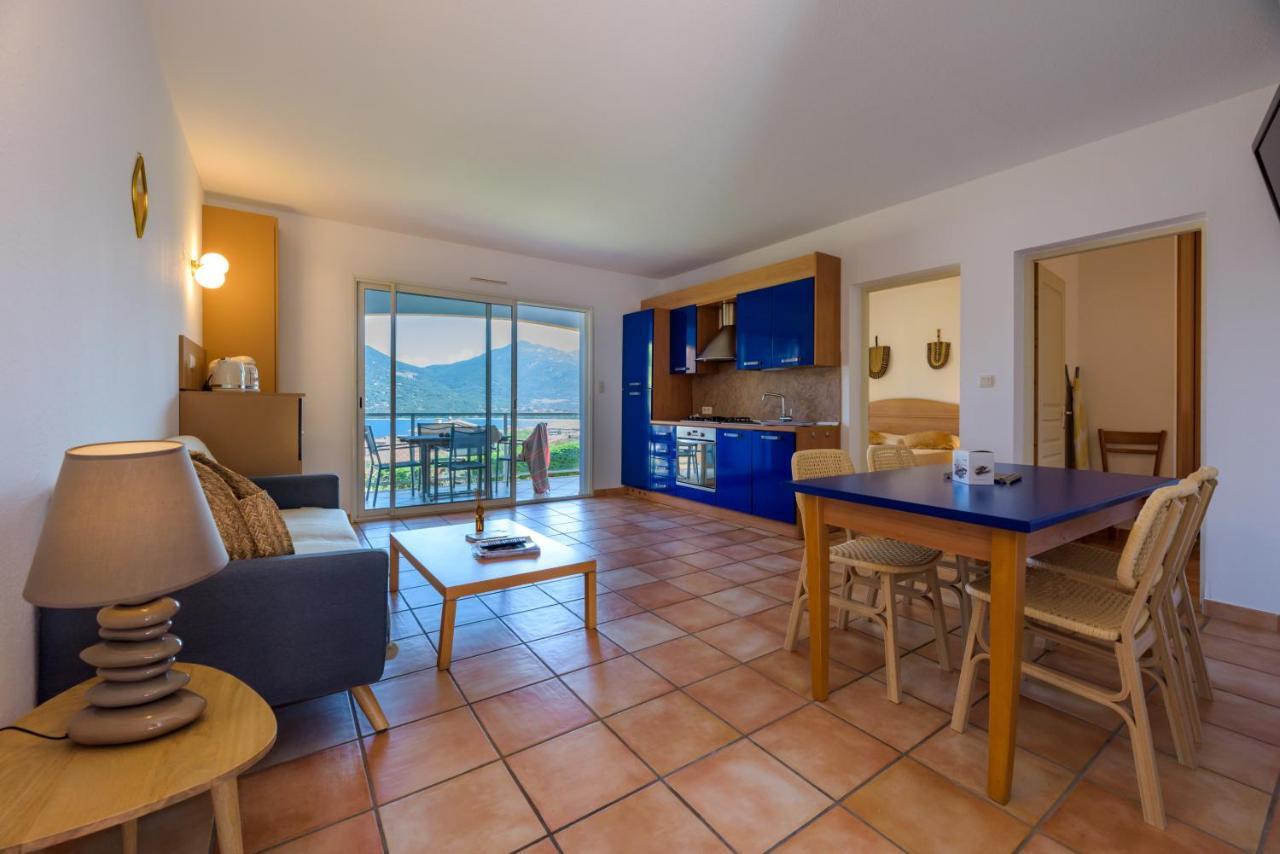 Residence Ochji Di Mare Пропріано Екстер'єр фото